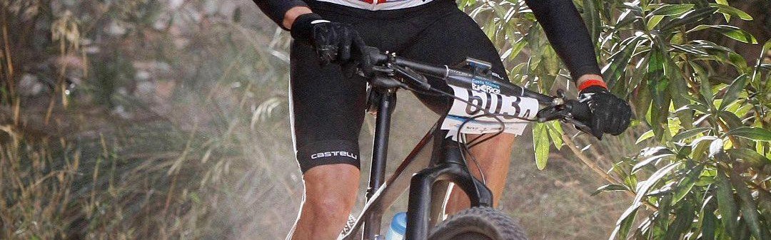 巴黎官方：主教练恩里克因骑自行车摔倒锁骨骨折，将接受手术